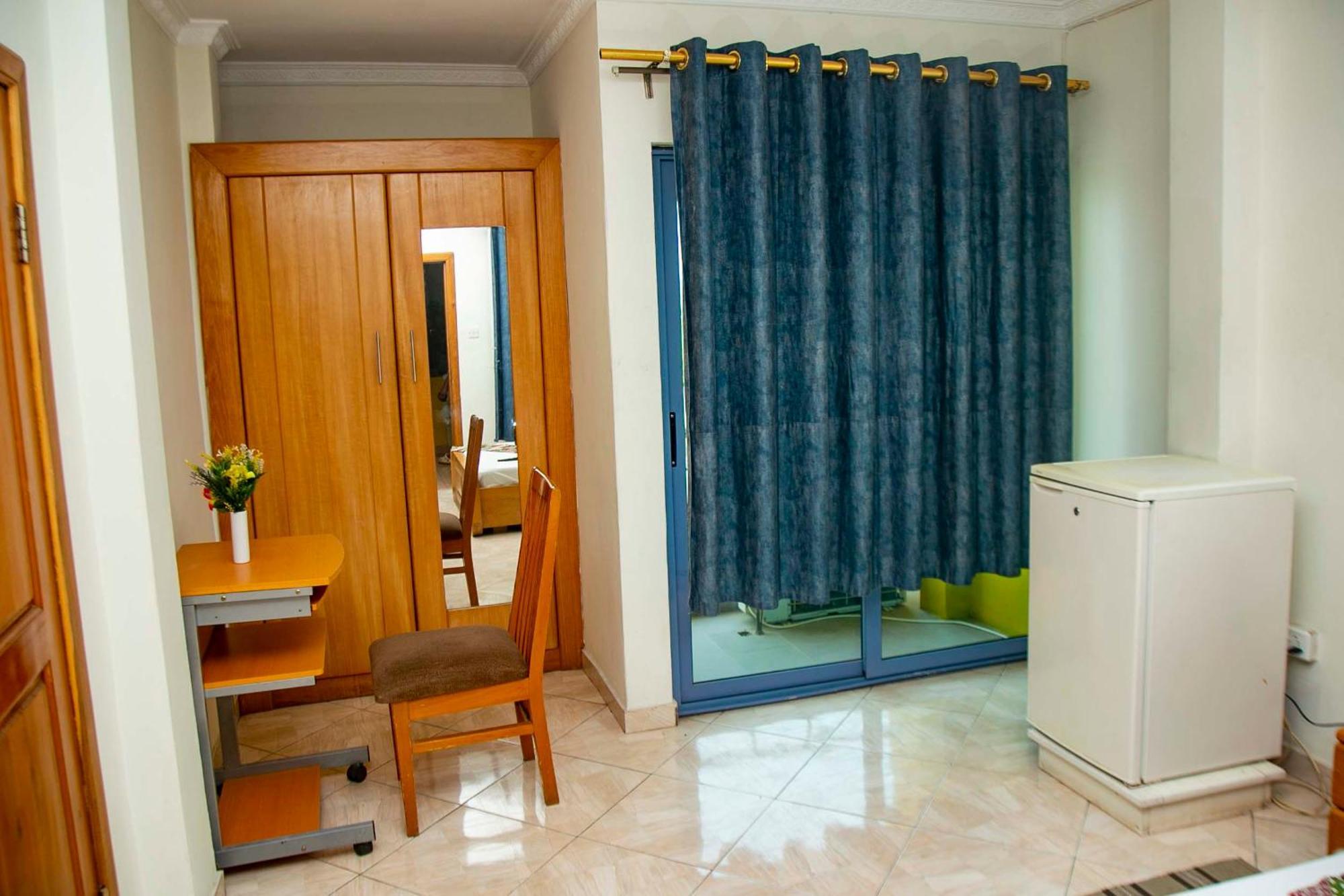 Brookvale Hotel Weija エクステリア 写真