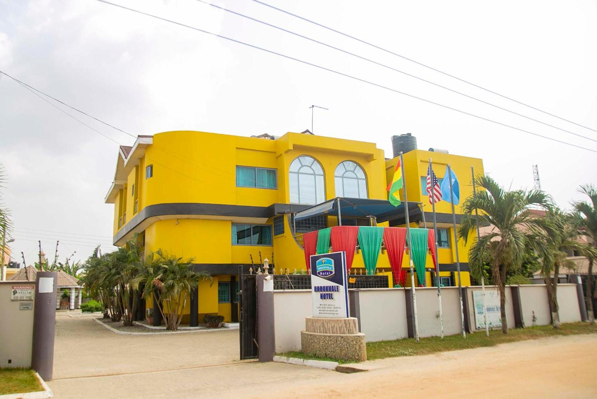 Brookvale Hotel Weija エクステリア 写真